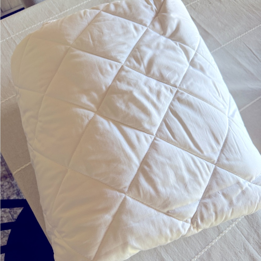 Saatva organic cotton mattress pad cover - CA King